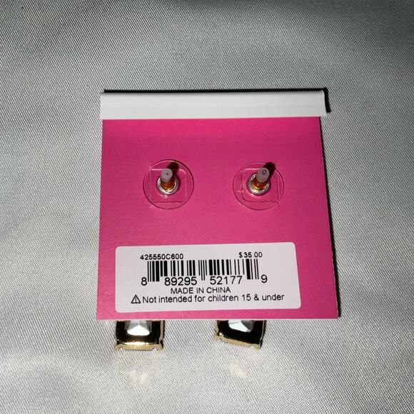 NWT BETSEY JOHNSON WHITE CRYSTAL RHINESTONE SNOWFLAKE RED GEM DANGLE EARRINGS - Picture 3 of 8